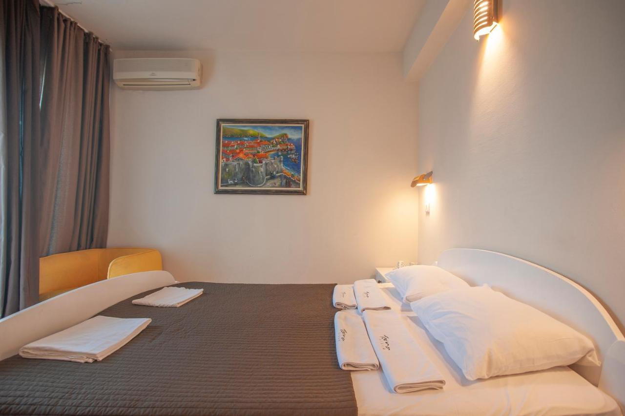 Apartments And Rooms Teona Budva Bagian luar foto