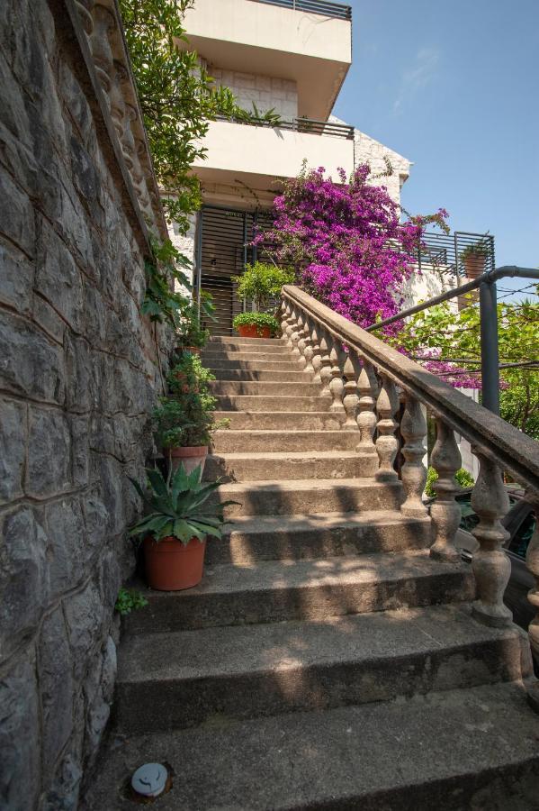 Apartments And Rooms Teona Budva Bagian luar foto