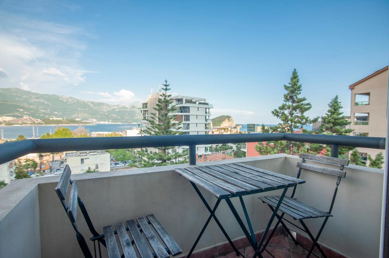 Apartments And Rooms Teona Budva Bagian luar foto