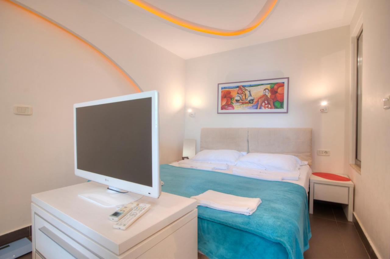 Apartments And Rooms Teona Budva Bagian luar foto